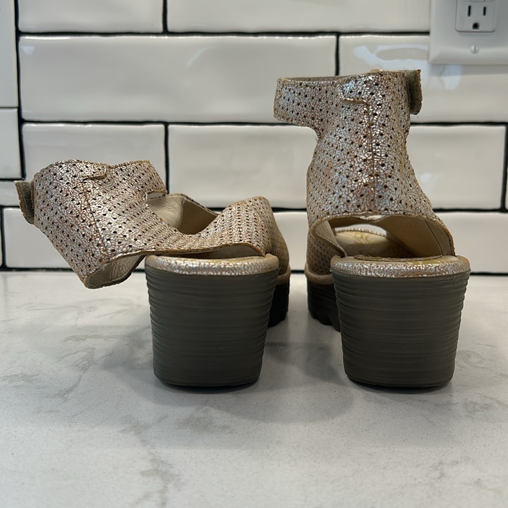 Fly London Yala Leather Perforated Wedges Gold Shimmer Size 9.5 - Picture 5 of 16